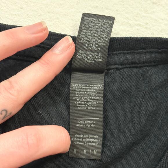 Babe’s Chicken Rhinestone Logo Black Graphic T-Shirt, Size Medium - Picture 5 of 6